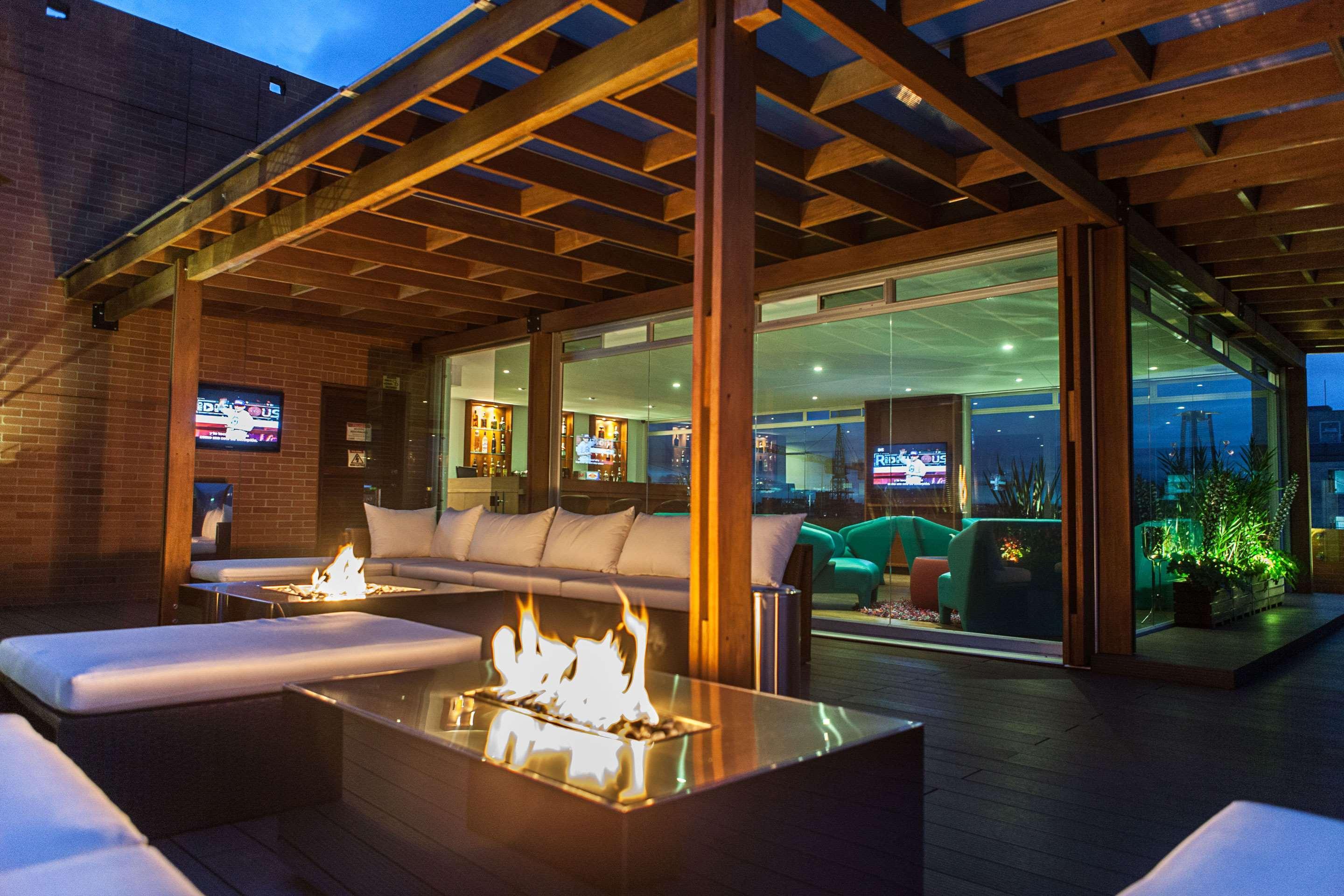 Best Western Plus 93 Park Hotel Bogotá Exterior foto The Sky Bar